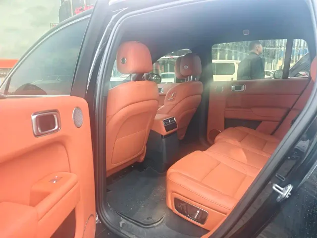 Li Auto L7 — Фото автомобиля 6
