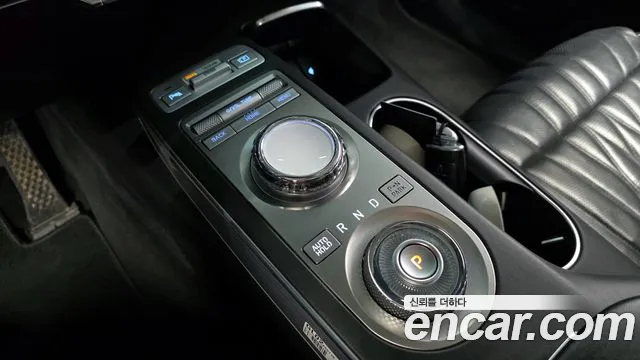 Genesis GV70 2.5T Бензин AWD — Фото автомобиля 9