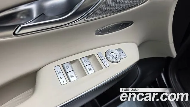 Genesis GV70 — Фото автомобиля 27