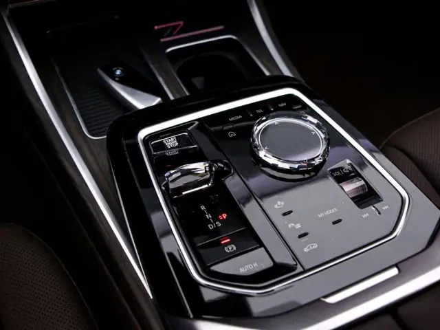 BMW 7 Series — Фото автомобиля 9