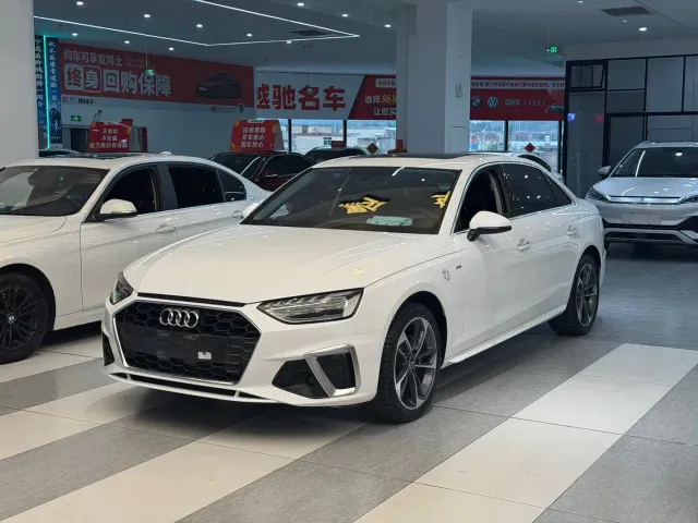 Фотография автомобиля — Audi A4L