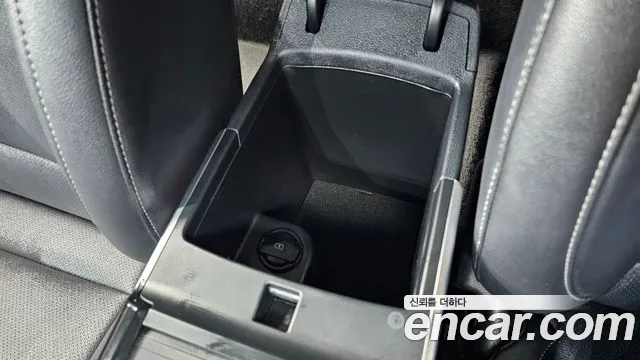 Kia Niro — Фото автомобиля 30
