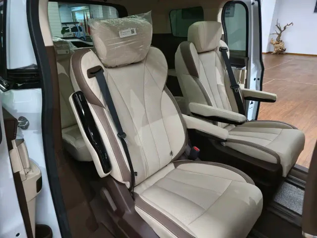 Bestune Besturn M9 — Фото автомобиля 19