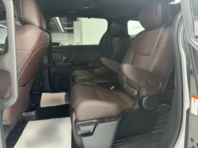 Toyota Granvia — Фото автомобиля 18