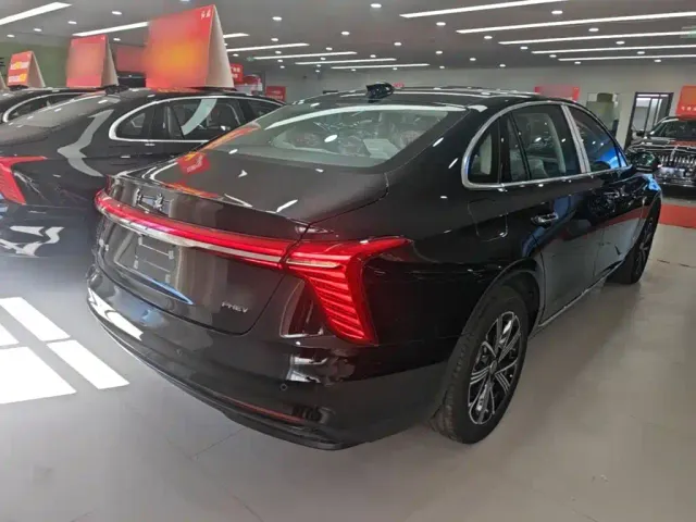 Hongqi H5 PHEV — Фото автомобиля 6