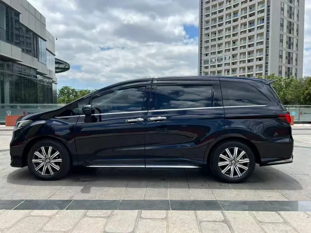 Honda Odyssey — Фото автомобиля 19