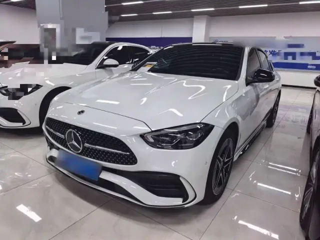 Фотография автомобиля — Mercedes-Benz C-Class