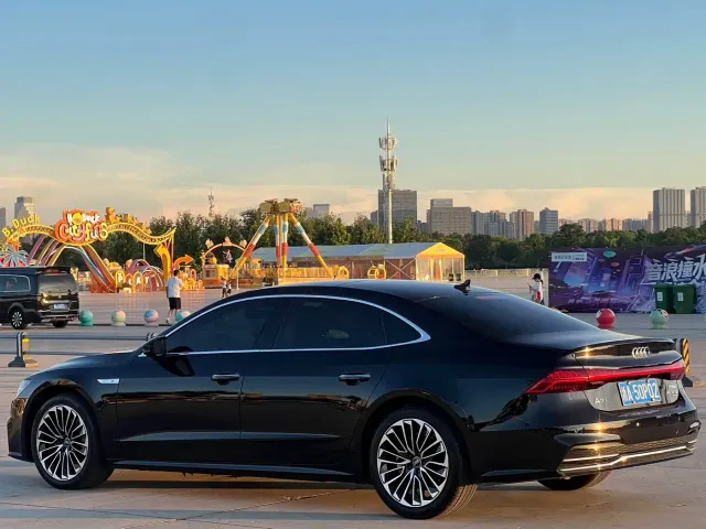 Audi A7L — Фото автомобиля 7