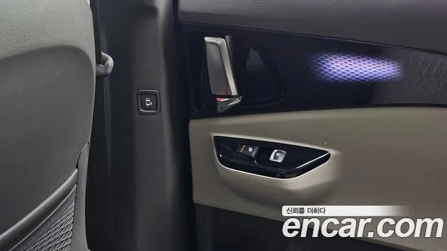 Kia Canival Carnival 4 поколение Бензин 9 мест Signature — Фото автомобиля 20