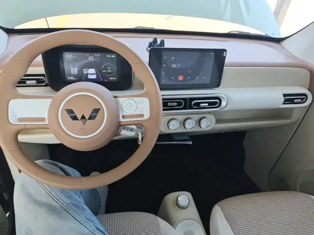 Wuling Hongguang Mini EV — Фото автомобиля 9