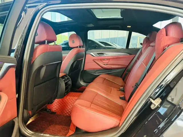BMW 5 Series — Фото автомобиля 6