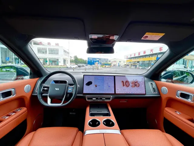 Li Auto L8 — Фото автомобиля 8