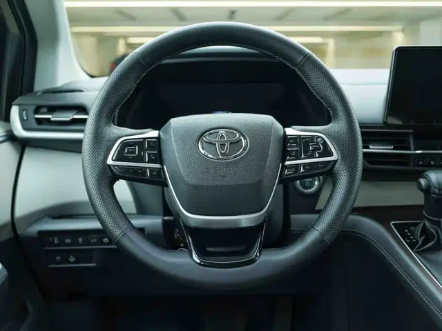 Toyota Toyota Sienna 2024 2.5L Hybrid Comfort Edition — Фото автомобиля 16