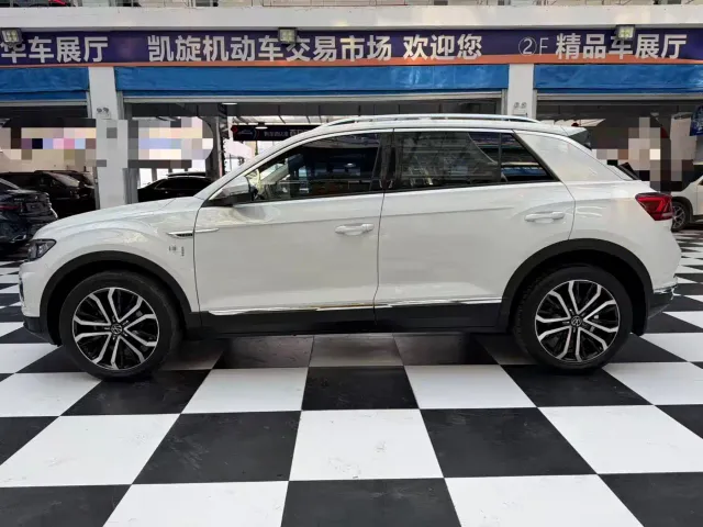 Volkswagen T-Roc — Фото автомобиля 4