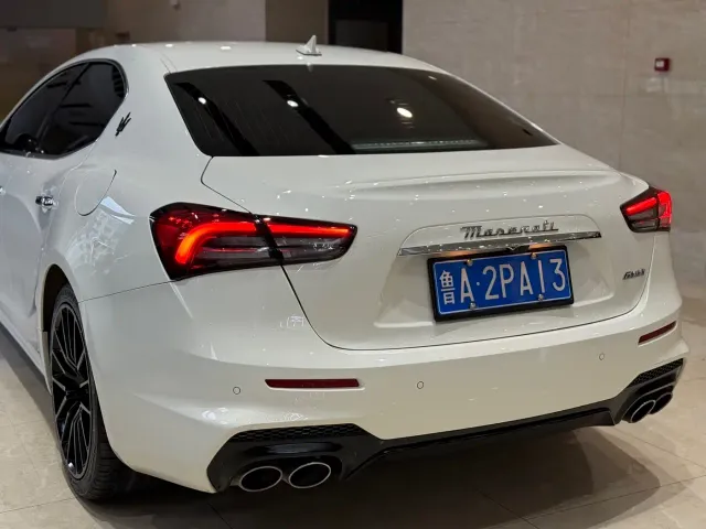 Maserati Ghibli — Фото автомобиля 20