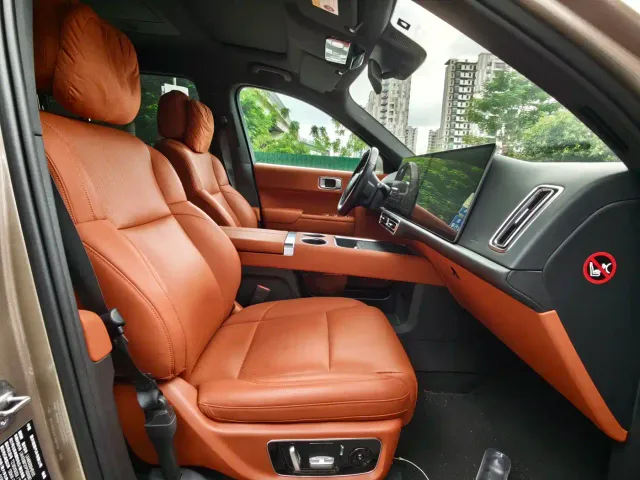 Li Auto L9 — Фото автомобиля 13