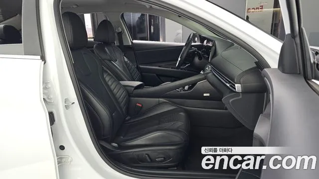 Hyundai Avante CN7 — Фото автомобиля 16