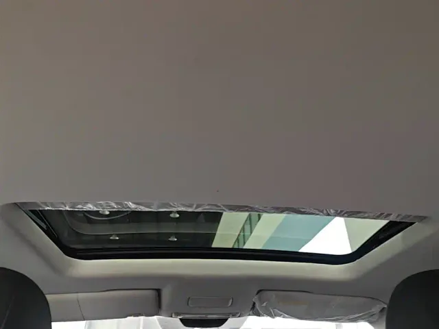 Roewe i5 — Фото автомобиля 17