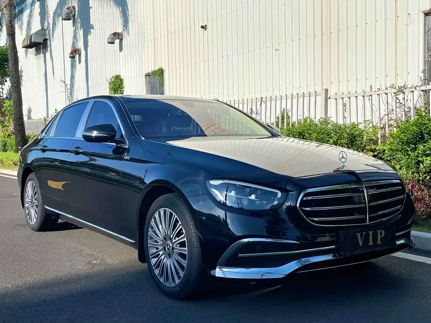Mercedes-Benz Mercedes-Benz E-Class 2023 Facelift E 300 L Fashion — Фото автомобиля 3