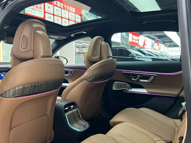 Mercedes-Benz E-Class — Фото автомобиля 11