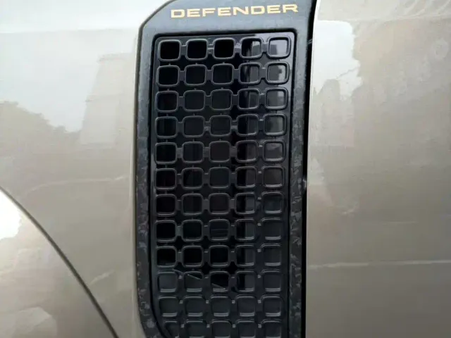 Land Rover Defender — Фото автомобиля 4