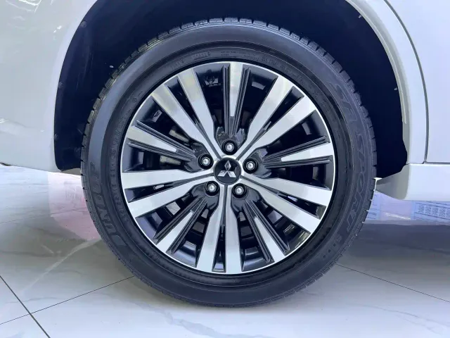 Mitsubishi Outlander — Фото автомобиля 19