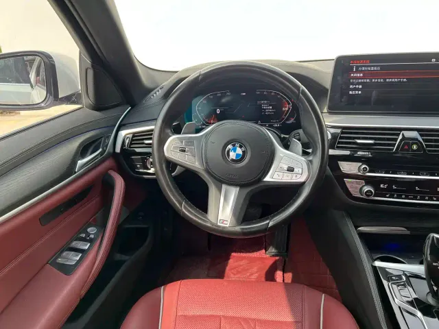 BMW 5 Series — Фото автомобиля 3