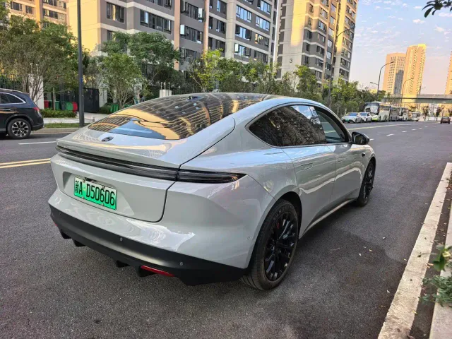 Nio ET5 — Фото автомобиля 4