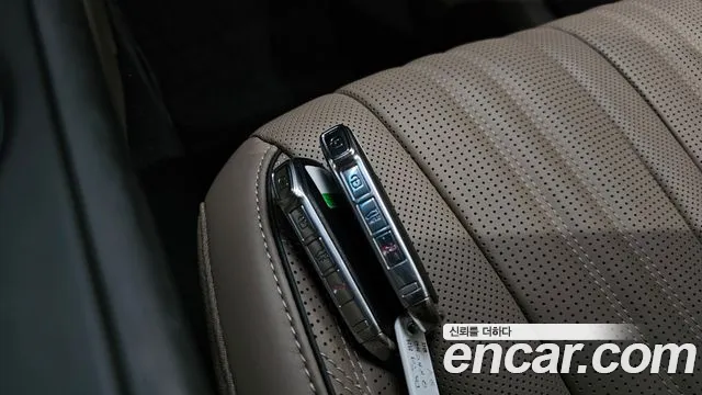 Kia K8 Hybrid — Фото автомобиля 24