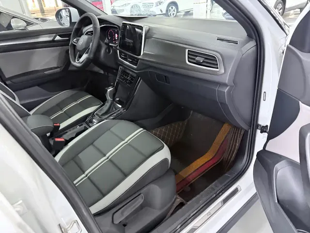 Volkswagen T-Roc — Фото автомобиля 21