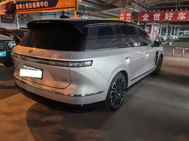 Nio ES8 — Фото автомобиля 4