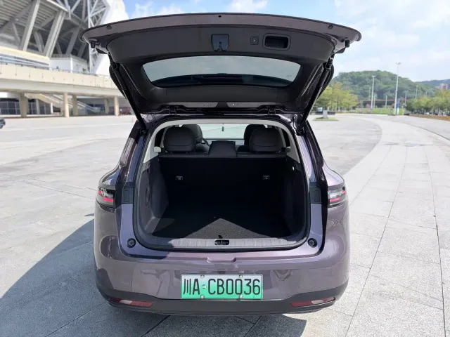 Leapmotor B10 — Фото автомобиля 10