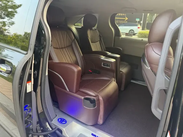 Toyota Granvia — Фото автомобиля 15