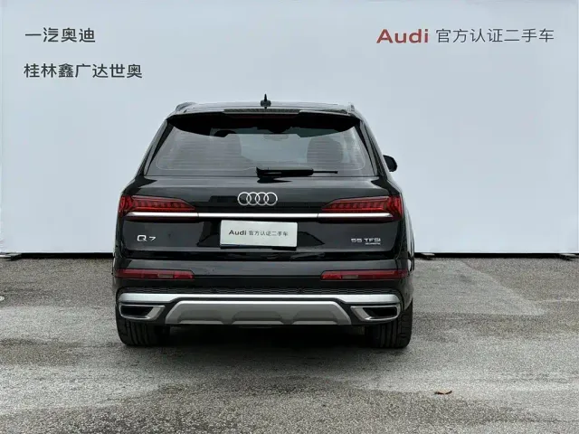 Audi Q7 — Фото автомобиля 4