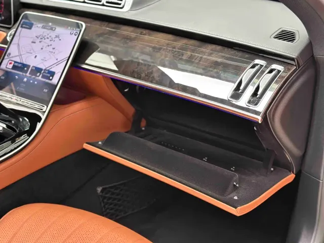 Mercedes-Benz S-Class — Фото автомобиля 26