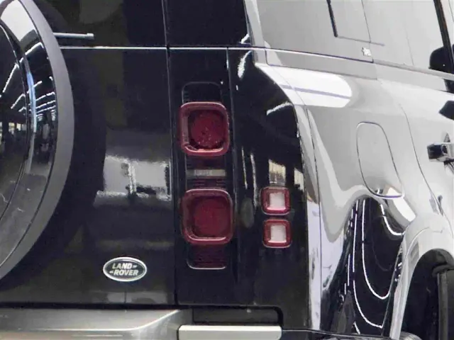 Land Rover Defender — Фото автомобиля 6