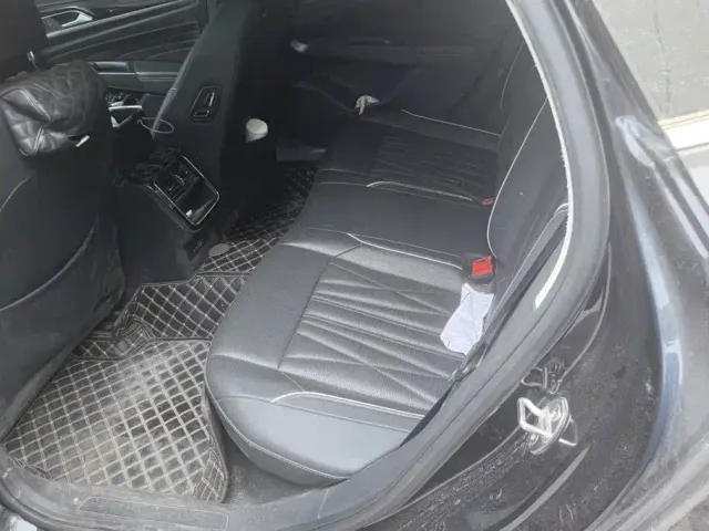 Volkswagen Passat — Фото автомобиля 11