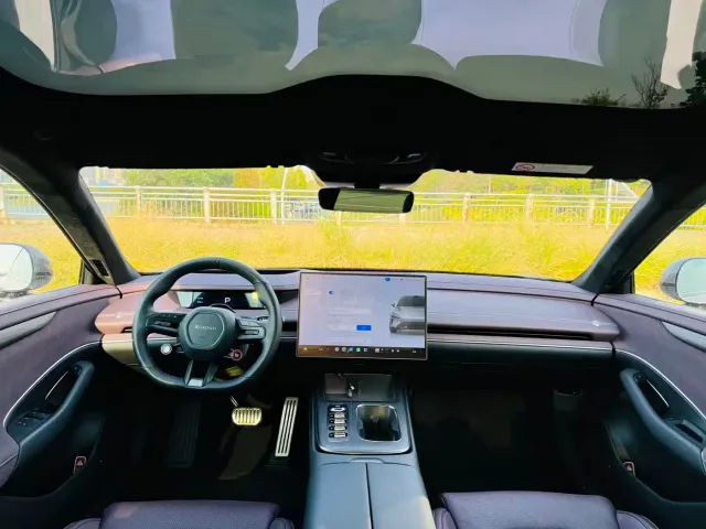 Xiaomi SU7 — Фото автомобиля 5