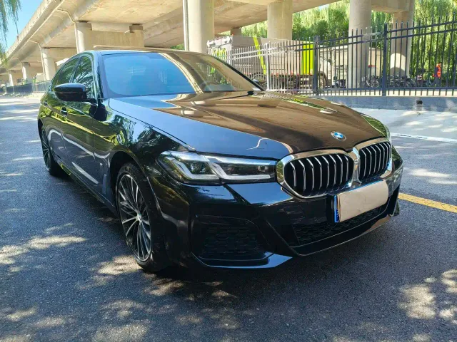 BMW 5 Series — Фото автомобиля 2