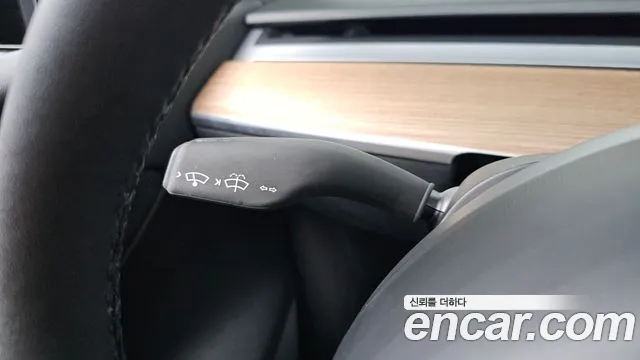Tesla Model Y — Фото автомобиля 12