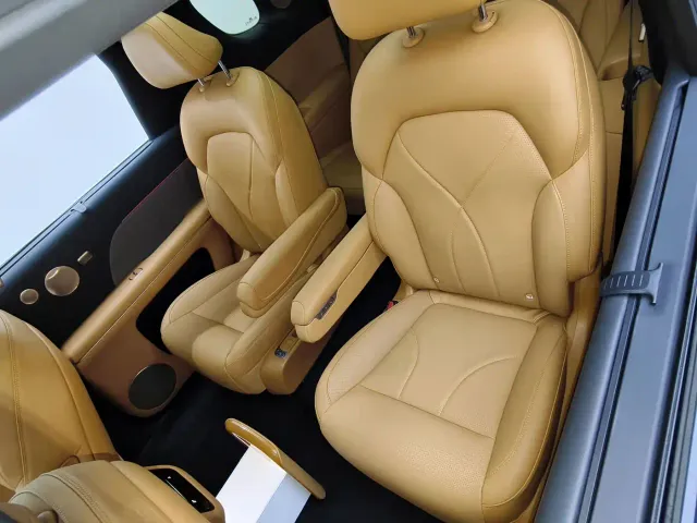 IM Motors LS8 — Фото автомобиля 12