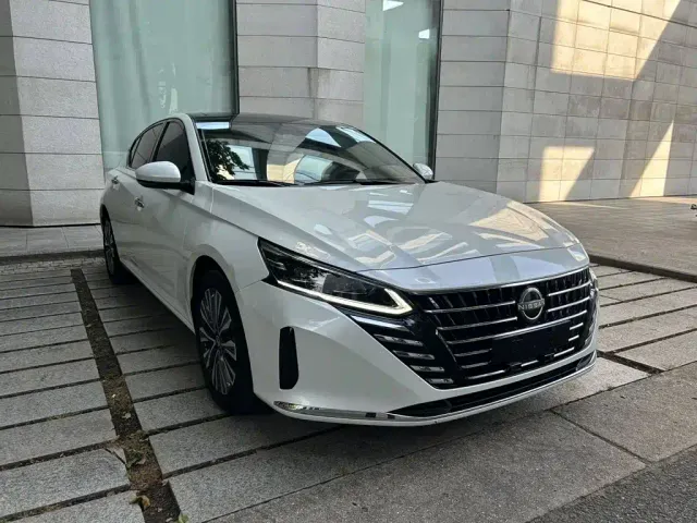 Nissan Teana — Фото автомобиля 3