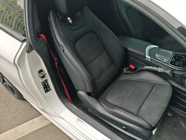 Mercedes-Benz C-Class — Фото автомобиля 24