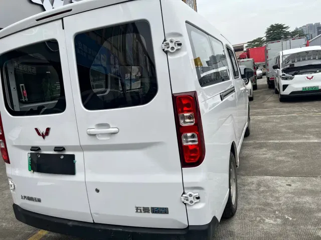 Wuling Yangguang — Фото автомобиля 5