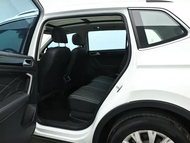 Volkswagen Tiguan L — Фото автомобиля 13