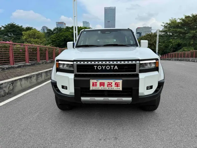 Toyota Prado — Фото автомобиля 2