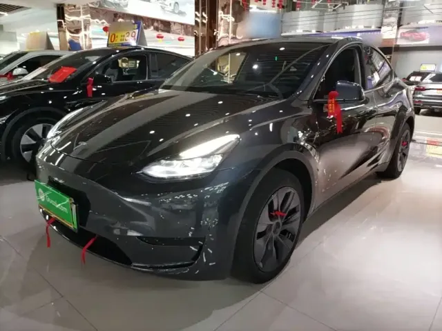 Фотография автомобиля — Tesla Model Y