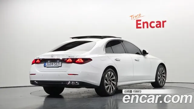 Mercedes-Benz E-Class E-класс W214 E300 4MATIC Exclusive — Фото автомобиля 2
