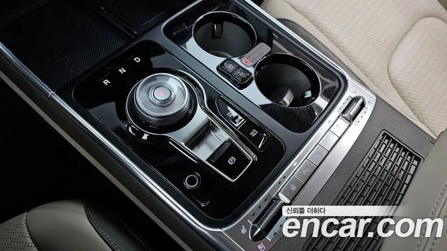 Kia Carnival Generation 4 — Фото автомобиля 9