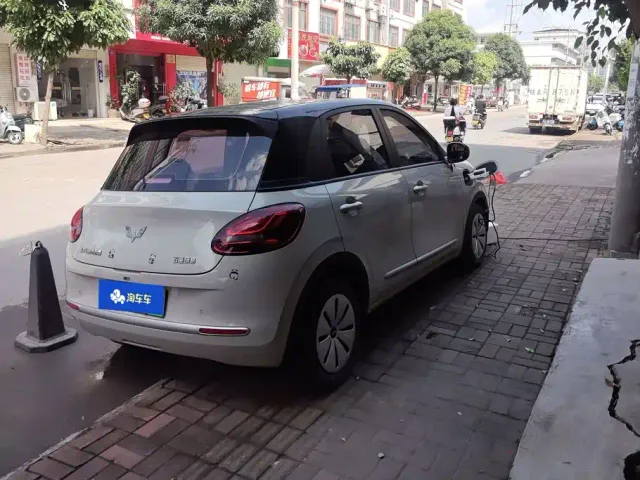 Wuling Bingo — Фото автомобиля 3